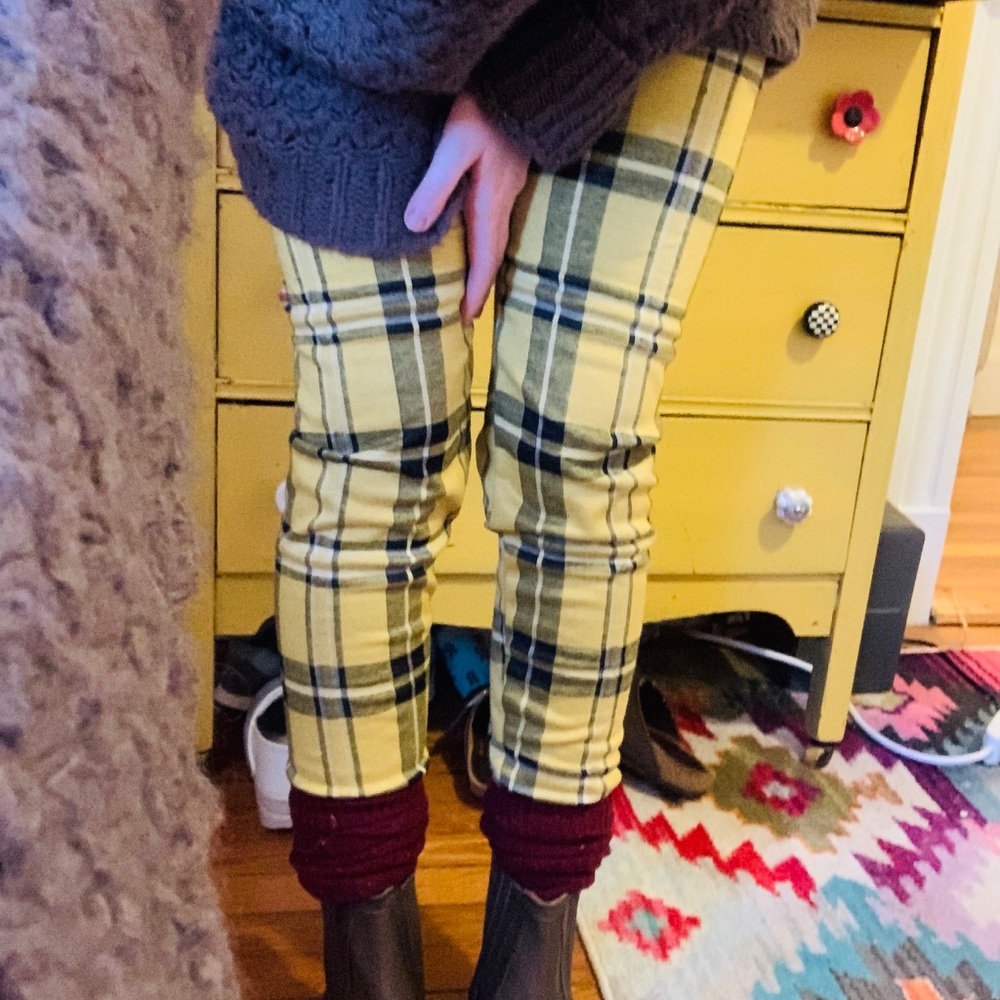 Yellow plaid pants!